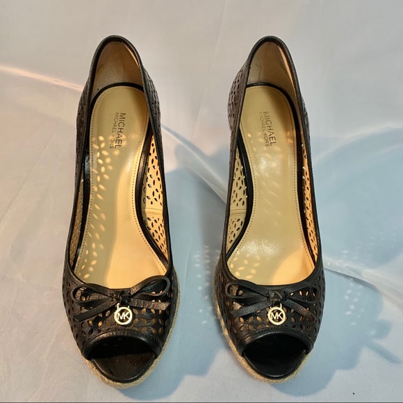 Micheal Kors Wedges Size 8.5 - Picture 2 of 5